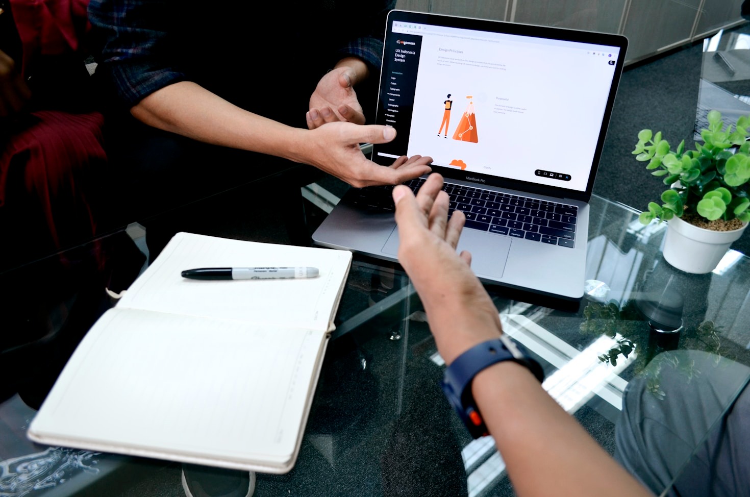 Why Mirrored Interfaces Matter for Modern Design
